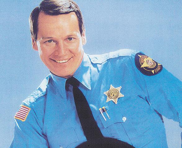 Enos Strate in una scena di Hazzard Enos Strate, protagonista di Hazzard