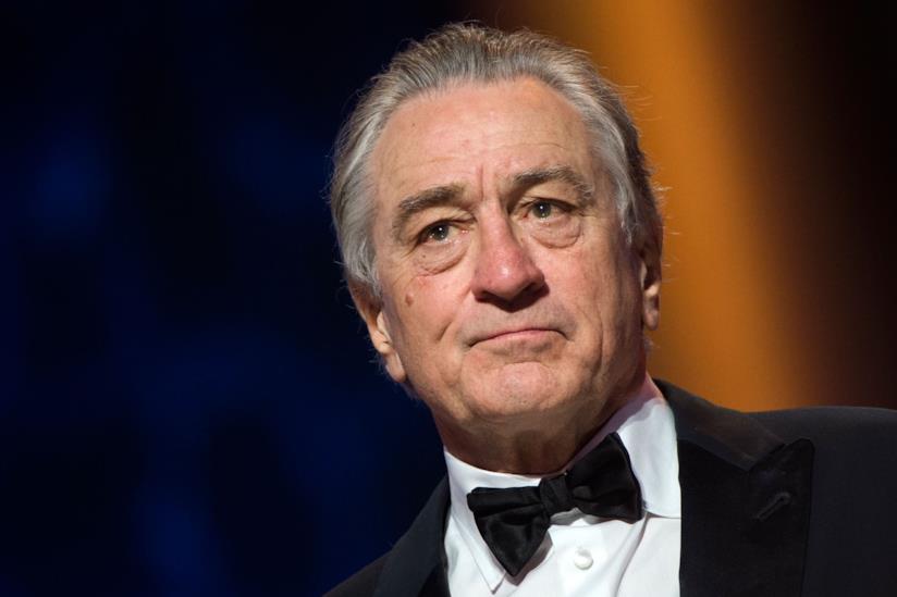 Robert De Niro stava girando Joker quando gli è stato inviato un tubo bomba Robert De Niro ha ricevuto un tubo bomba mentre era sul set di Joker