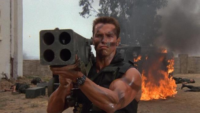 Schwarzenegger sarà di nuovo nel cast del 4° Predator? Schwarzenegger in una scena di Predator
