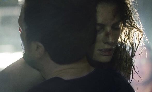 La Katic in una scena della serie Stana Katic in una scena della serie