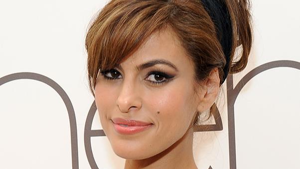 La cicogna torna a fare visita a Eva Mendes e Ryan Gosling L'attrice e modella statunitense Eva Mnedes