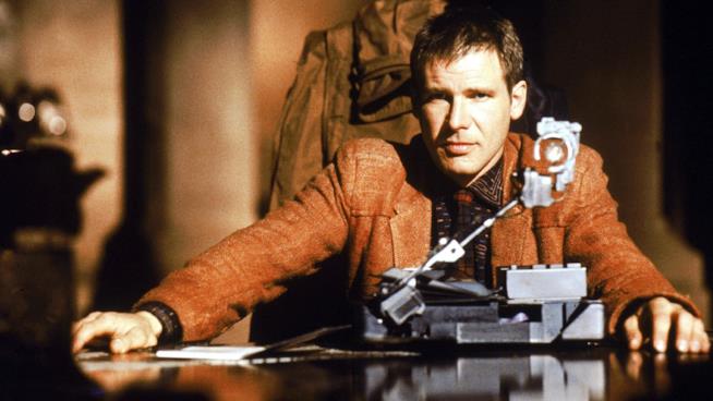 Blade Runner 2049, il sequel del cult di Ridley Scott Harrison Ford si accinge al test Voight-Kampff in una scena di Blade Runner