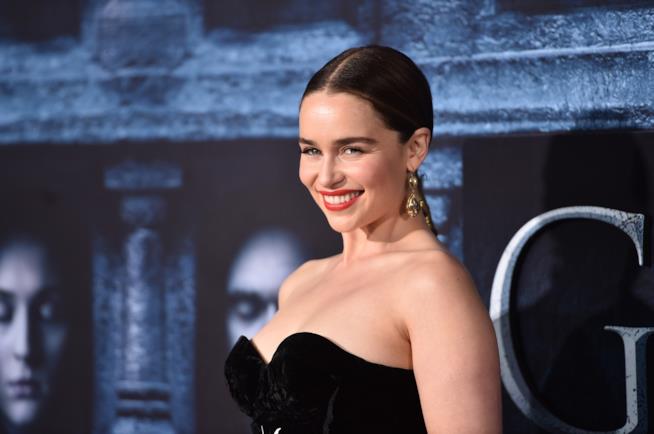 Emilia Clarke in vacanza Emilia Clarke in primo piano
