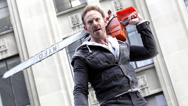 Sharknado 4: The 4th Awakens, teaser del film Ian Ziering in Sharknado