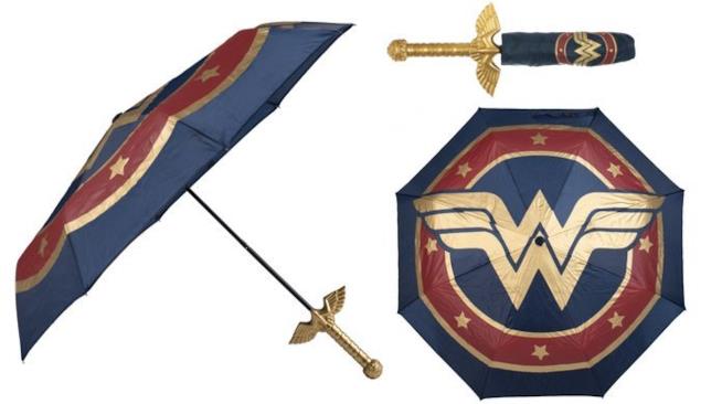 Wonder Woman: la spada-ombrello Rain Killer La spada di Wonder Woman diventa un ombrello