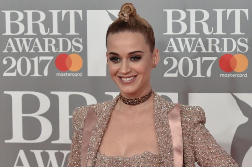 Katy Perry sorprende tutti ai Brit Awards 2017 Primo piano di Katy Perry ai Brit Awards 2017