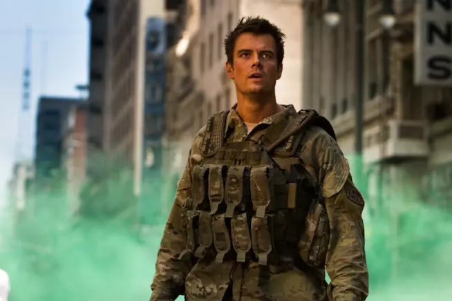 Call of Duty: WWII, Josh Duhamel raccoglierà l'eredità di Kit Harington? Josh Duhamel in una scena di Transformers
