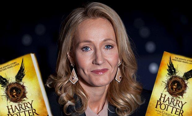 J.K. Rowling e l'Erede Maledetto La scrittrice J.K. Rowling