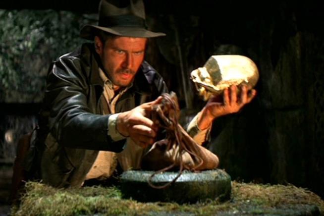 Indiana Jones è pronto a tornare con un quinto capitolo, le riprese inizieranno nel 2019 Indiana Jones e la celebre scena dell'idolo da I predatori del'arca perduta