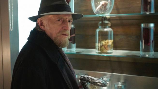 In questo episodio Setrakian arriva alla resa dei conti con il Padrone Il cacciatore di vampiri Abraham Setrakian