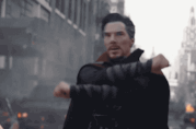 Nuove teorie su Avengers 4 spiegano nel dettaglio il piano di Doctor Strange Benedict Cumberbatch in Doctor Strange davanti all'Occhio di Agamotto