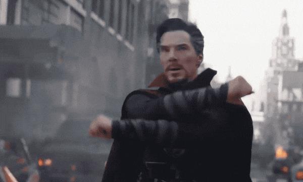 Nuove teorie su Avengers 4 spiegano nel dettaglio il piano di Doctor Strange Benedict Cumberbatch in Doctor Strange davanti all'Occhio di Agamotto
