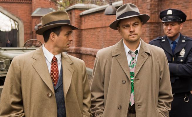 Shutter Island, l'inquietante thriller psicologico di Scorsese Mark Ruffalo e Leonardo DiCaprio in una scena del film