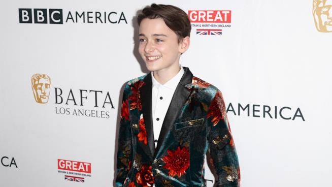Noah Schnapp, Will di Stranger Things, rivela che la stagione 3 sarà diversa dalle altre Noah Schnapp sul red carpet