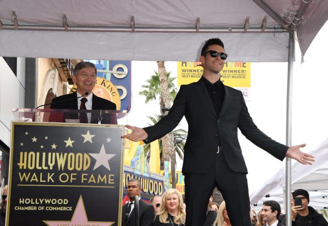 Adam Levine riceve la sua stella sulla Walk of Fame Primo piano di Adam Levine sulla Walk of Fame