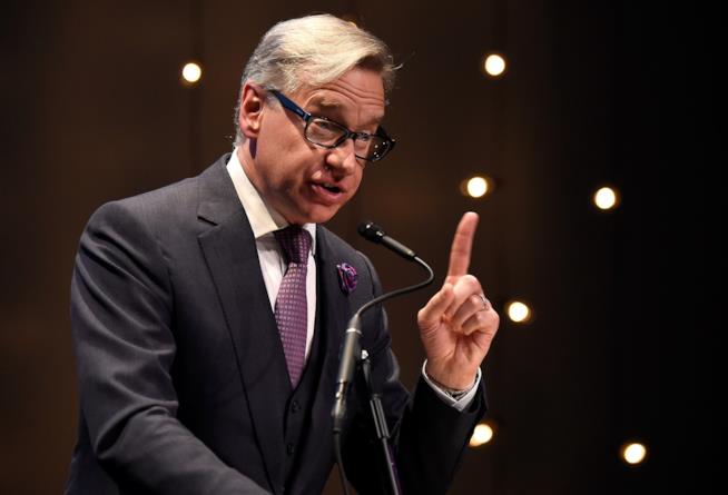 Il regista Paul Feig difende e appoggia il pensiero di Leslie Jones sul nuovo Ghostbusters L'attacco di Leslie Jones al nuovo film Ghostbusters è supportato da Paul Feig
