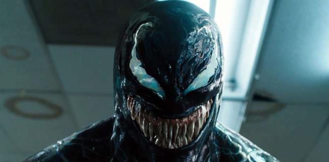 Venom è inarrestabile: sorpassa tutti i film X-Men al box-office (incluso Deadpool!) Un primo piano di Venom