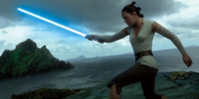 Rey e Captain Phasma in Star Wars: Gli Ultimi Jedi Rey in Star Wars