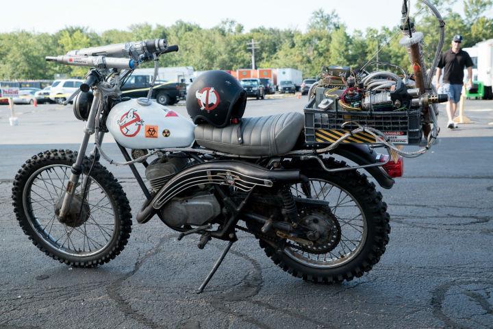 Ghostbusters 2016: Ecto-2 L' Ecto-2 è il nuovo mezzo di trasporto delle Acchiappafantasmi in Ghostbusters