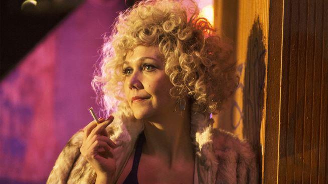 Maggie Gyllenhaal e il suo ruolo in The Deuce Maggie Gyllenhaal nei panni della prostituta e regista pornografica Candy in The Deuce
