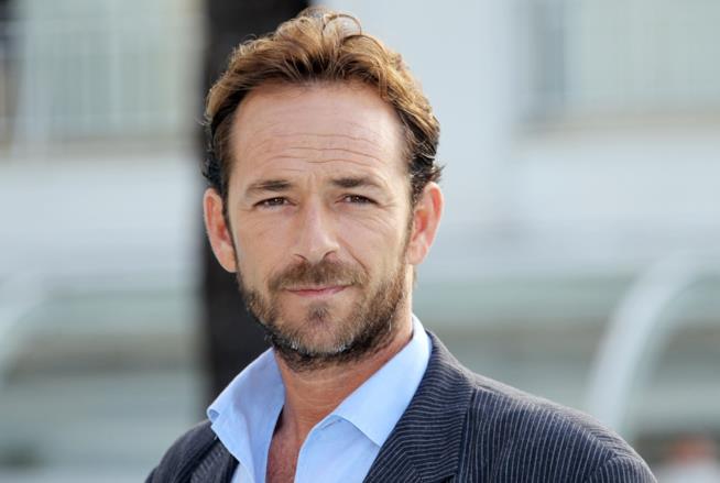 Luke Perry si è salvato da un cancro al colon grazie alla prevenzione Primo piano di Luke Perry