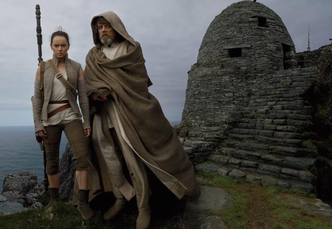 Star Wars: Gli Ultimi Jedi, un assaggio del trailer in arrivo Star Wars: Gli Ultimi Jedi, un assaggio del trailer in arrivo