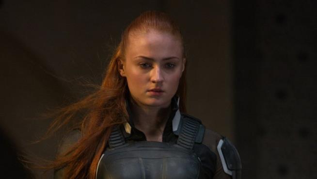 X-Men: Dark Phoenix, le foto dal set anticipano uno scontro ad alto tasso di CGI Sophie Turner è Fenice in X-Men: Apocalypse