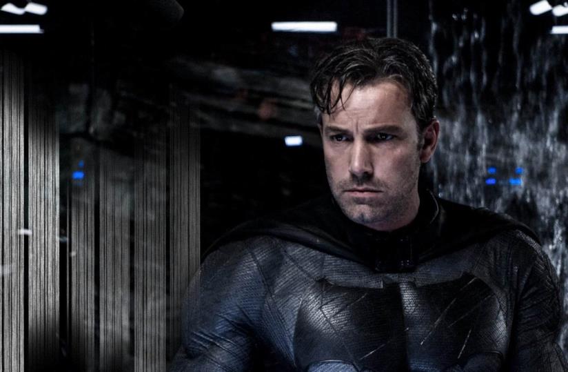 Ben Affleck ha parlato del suo addio al personaggio di Batman Ben Affleck con il costume di Batman
