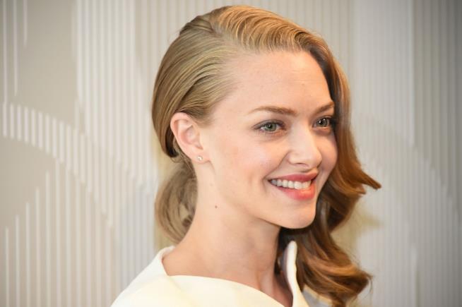 Amanda Seyfried vittima degli hacker come Emma Watson Primo piano di Amanda Seyfried