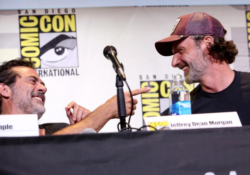 Jeffrey Dean Morgan adora scherzare sul set. Vittima preferita? Andrew Lincoln Jeffrey Dean Morgan scherza con Andrew Lincoln