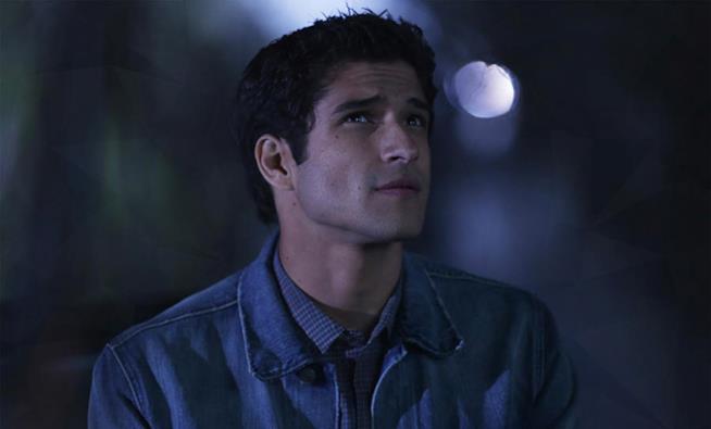 Tyler Posey nei panni di Scott, protagonista di Teen Wolf Tyler Posey in uno scatto sul set di Teen Wolf