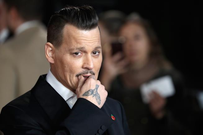 Johnny Depp: denunciato da due ex bodyguard per mancati pagamenti e non solo Johnny Depp