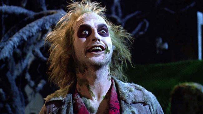Beetlejuice compie 30 anni: le curiosità sul film Michael Keaton nei panni di Beetlejuice