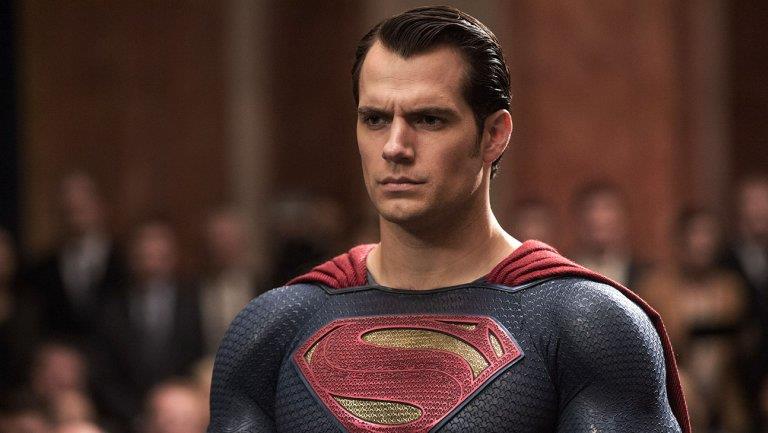 Superman Henry Cavill in una sequenza di Batman V Superman: Dawn of Justice