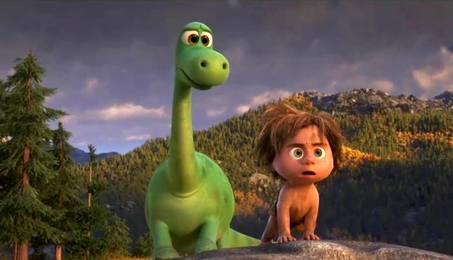 Il viaggio di Arlo: tutti i personaggi e doppiatori del film Pixar Arlo e Spot in una scena del film
