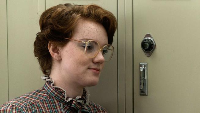 I creatori di Stranger Things promettono giustizia per Barb Barb in Stranger Things