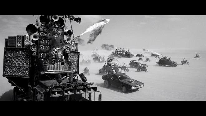 Mad Max: Fury Road in B/N Scena di Mad Max: Fury Road, Black and Chrome