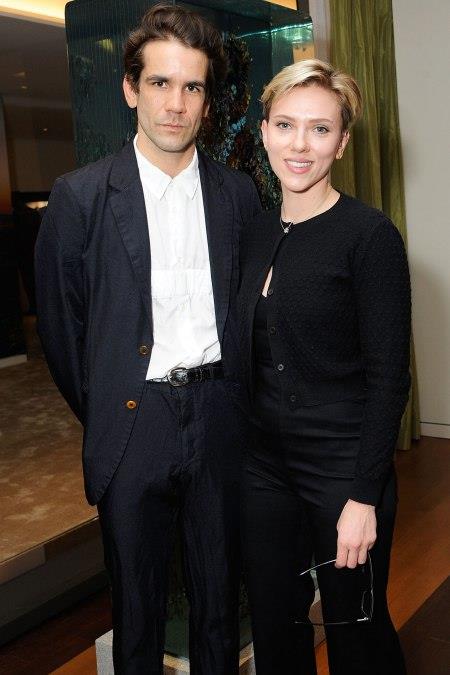 Scarlett Johansson esce con l'ex Romain Dauriac? Scarlett Johansson posa con l'ex marito Romain Dauriac