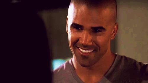 Shemar ha un modo tutto particolare di alzare le sopracciglia. Incantevole