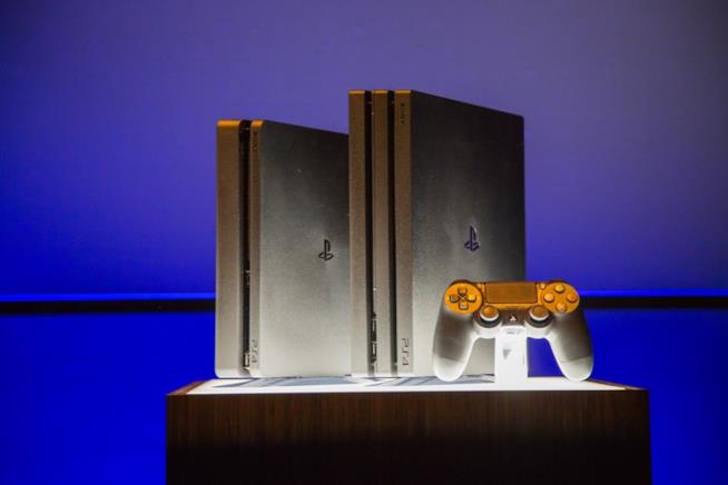 PS4 Pro vs Xbox Scorpio, la console Microsoft è l'unica che permette di giocare in 4K PS4 e PS4 Slim esposte al PlayStation Meeting 2016