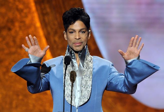 Prince è morto, ecco le reazioni delle star sui social Primo piano di Prince