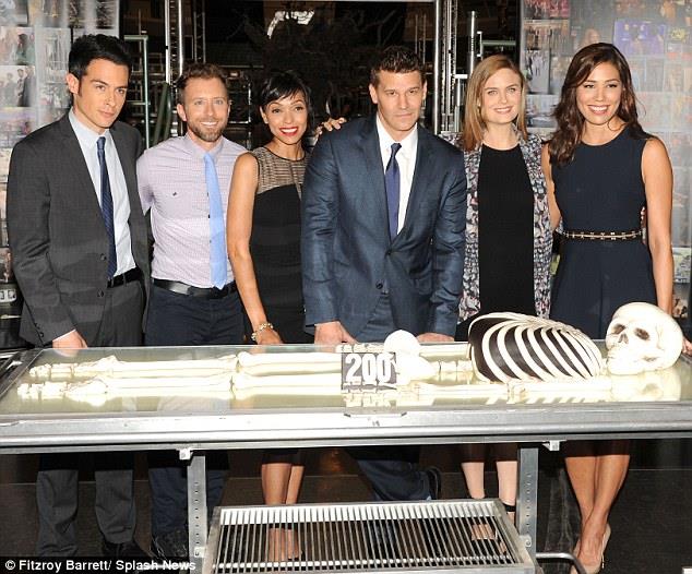 200 di questi episodi, Bones! - 1