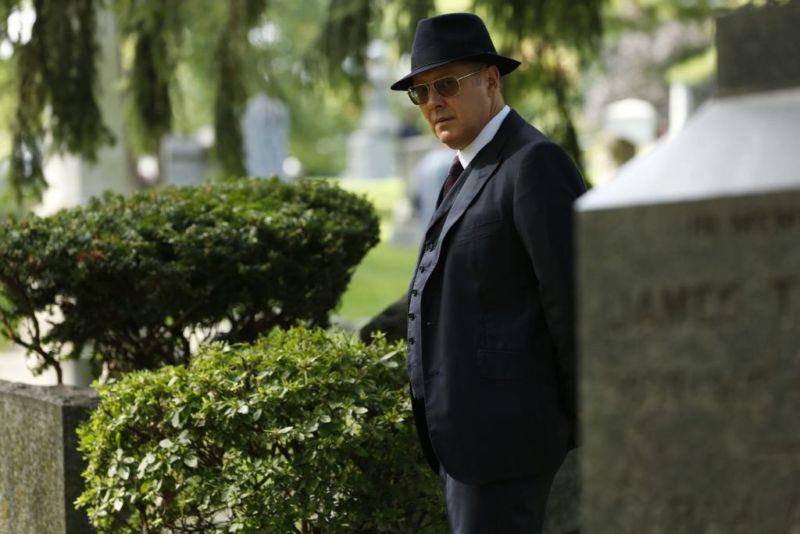 Reddington inizierà a sentire il peso della sua coscienza? James Spader in una scena dell'episodio 05X05 di The Blacklist