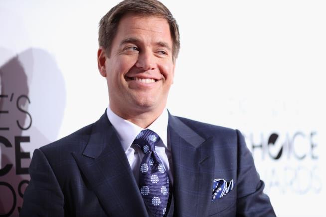 Michael Weatherly verrà degnamente sostituito in NCIS Michael Weatherly sorridente ai People Choice Awards