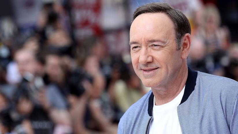 Kevin Spacey si farà seguire per i suoi problemi, intanto spuntano nuovi accusatori Kevin Spacey sul red carpet