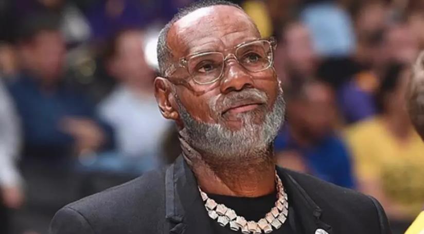 Tutti invecchiano grazie a FaceApp, ma la privacy potrebbe essere a rischio Un invecchiato LeBron James grazie all'app FaceApp