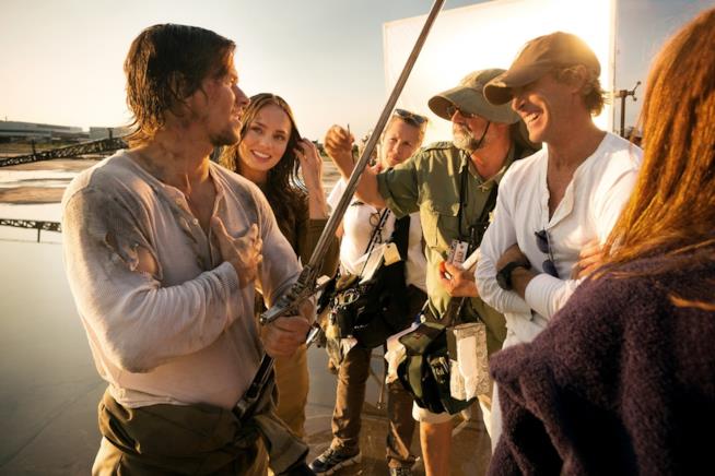 Secondo Mark Wahlberg, Michael Bay non abbandonerà Transformers Mark Wahlberg e Michael Bay insieme sul set di Transformers: l'ultimo Cavaliere