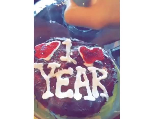 Primo anniversario di Taylor Swift e Calvin Harris La torta del primo anniversario di Taylor Swift e Calvin Harris