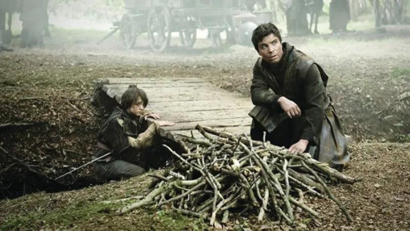 Arya e Gendry si ritroveranno, parola di Joe Dempsie Maisie Williams e Joe Dempsie sul set di Game of Thrones