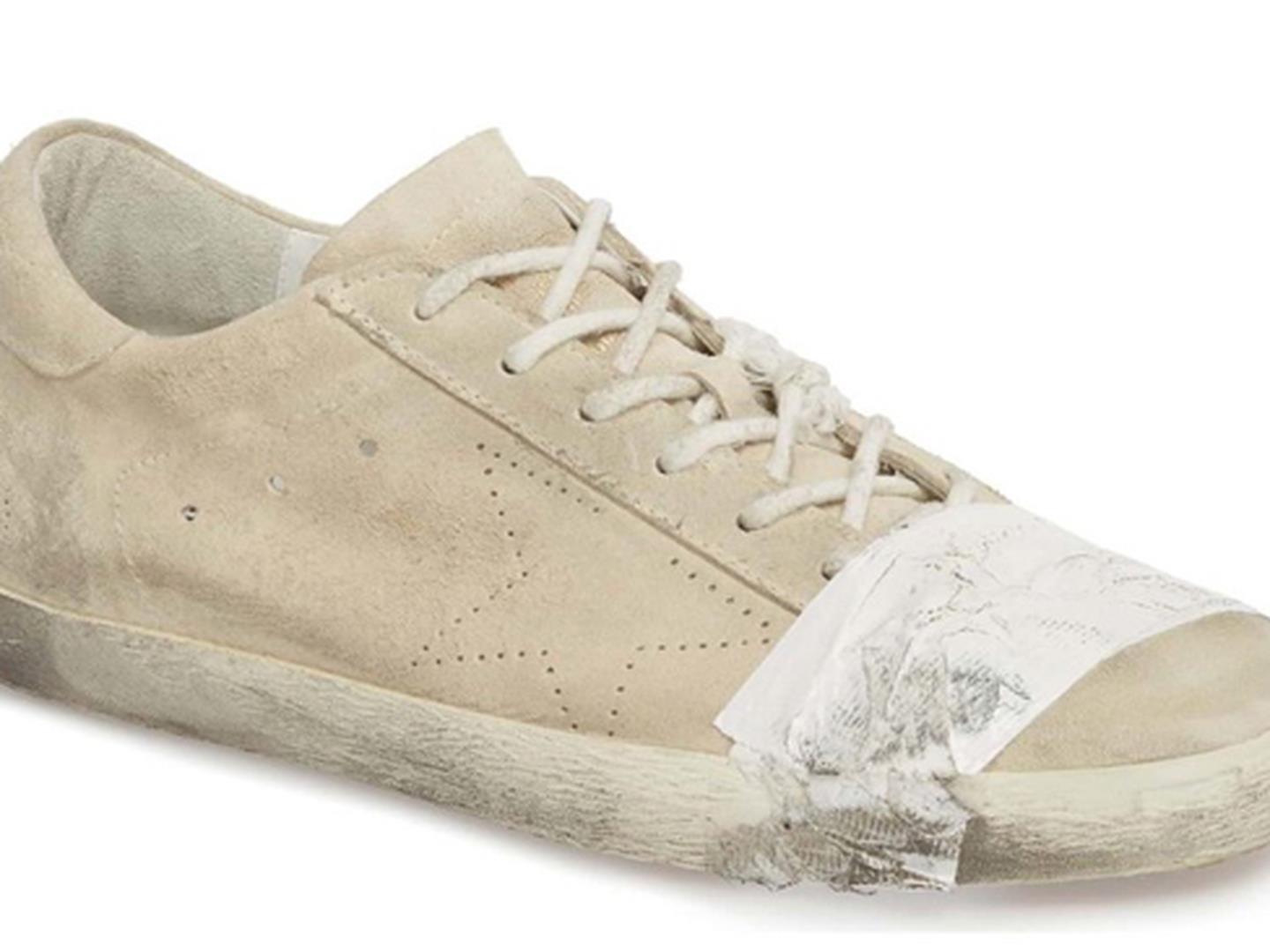 scarpe con il simbolo del gallo